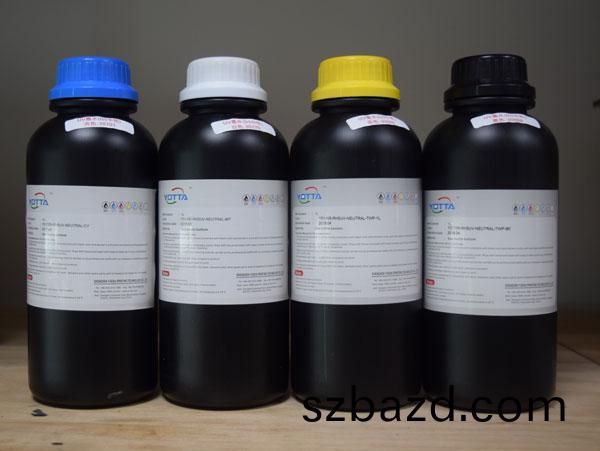 購(gou)買(mai)UV打印機爲(wei)什麼(me)要(yao)選擇(ze)廠(chang)傢(jia)指(zhi)定墨(mo)水(shui)